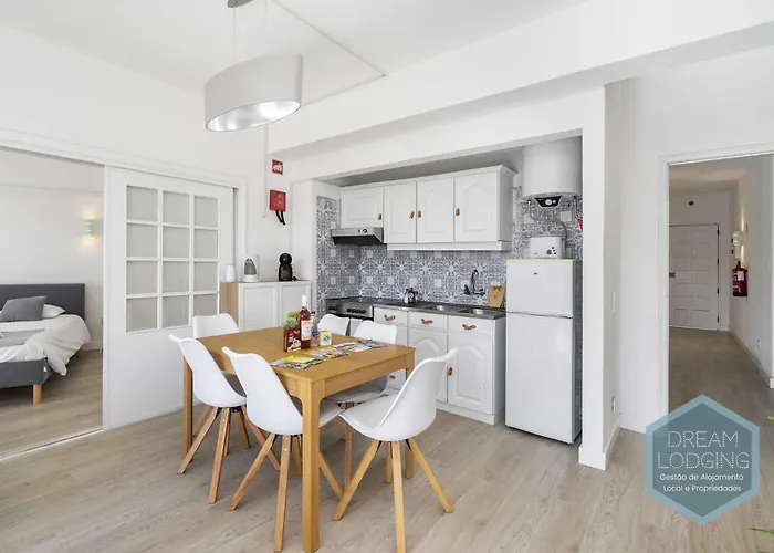 Artens 407 Dream Lodging